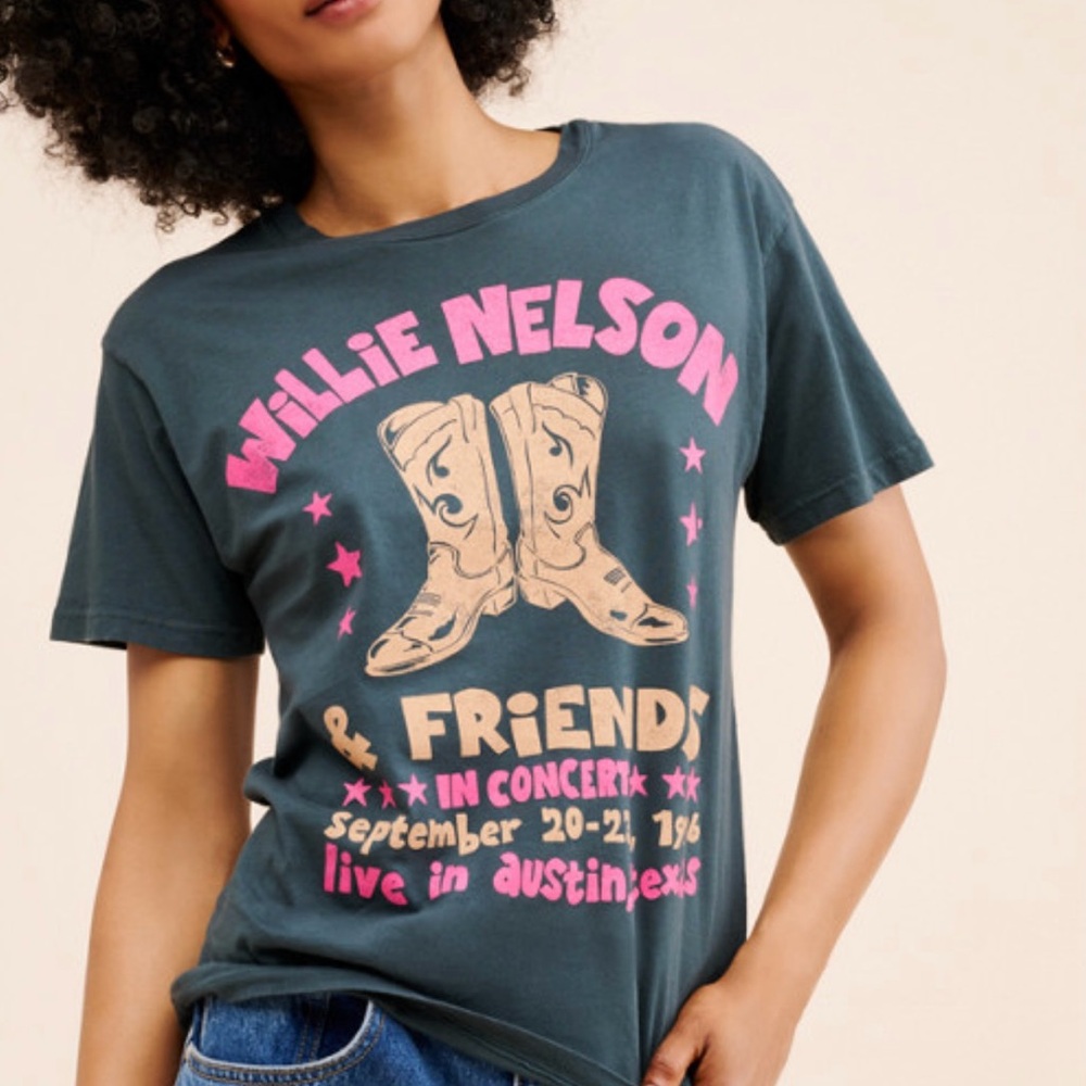 LETLUV - Willie Nelson & Friends Graphic BF Tee